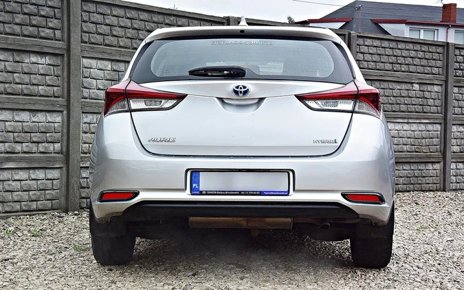 Toyota Auris cena 64500 przebieg: 98000, rok produkcji 2018 z Łódź małe 562